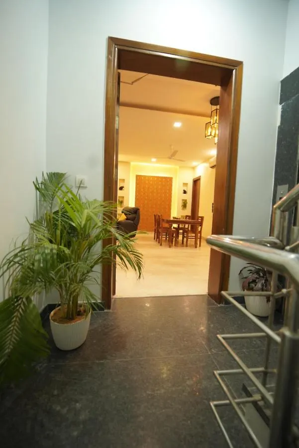 Luxury 3Bhk Service Apartment -Golf Course Road, グルガウン 0*,  インド