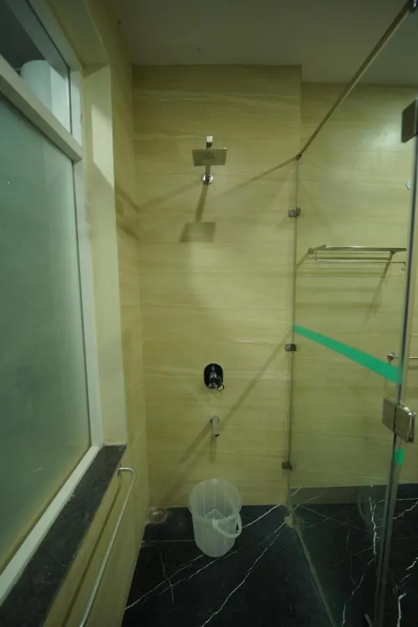 Luxury 3Bhk Service Apartment -Golf Course Road, グルガウン 0*,